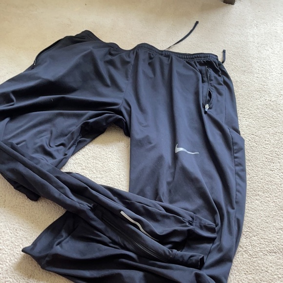 Nike men’s joggers - Picture 7 of 9